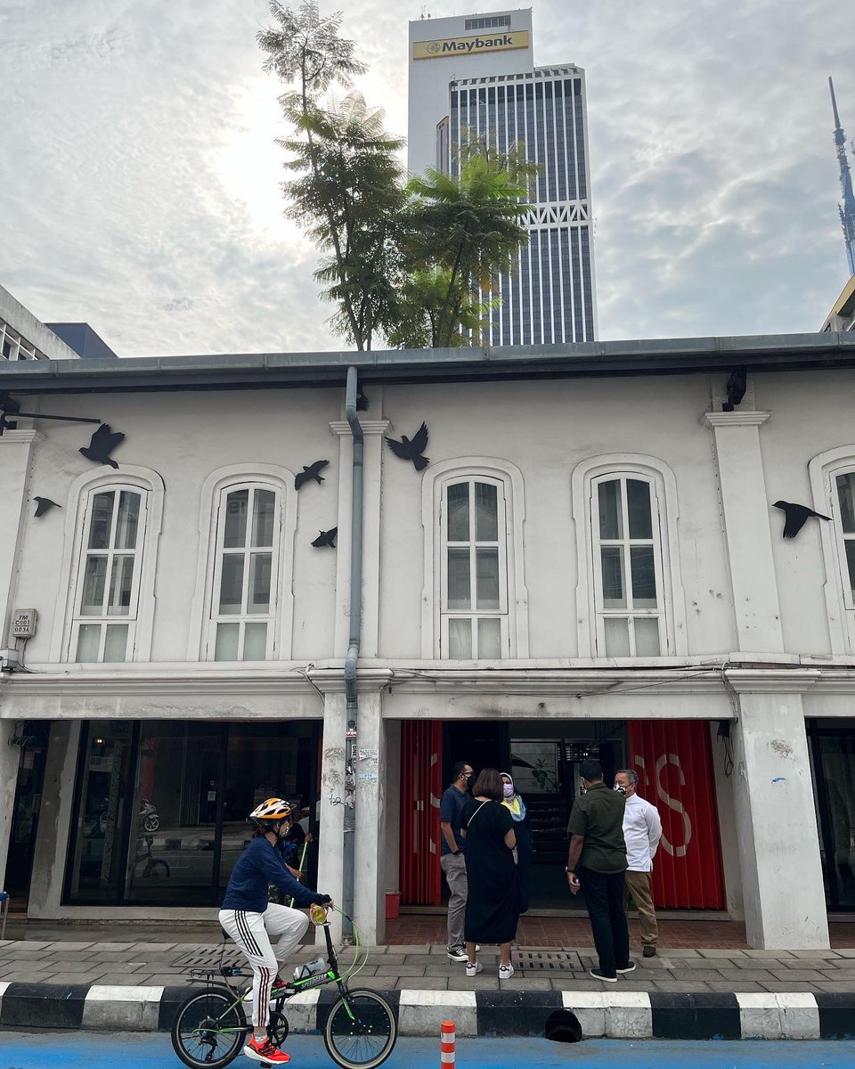 mythinkcity's tweet photo. Last month, representatives from #MyCreativeVentures visited our Kuala Lumpur office to learn more about the Kuala Lumpur Creative and Cultural District (KLCCD) - a strategic masterplan to activate the creative economy within the heritage district.
#mythinkcity #klccd https://t.co/xyjuqCu4vO