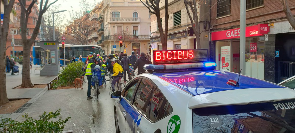 Avui hem acompanyat les famílies de l'<a href="/AF30Passos/">AF InstitutEscolaEls30passos</a> en el recorregut del #Bicibús.

🚲 Moltes escoles s'estan sumant a aquesta iniciativa per facilitar els desplaçaments escolars amb bicicleta de manera segura 👏👏.