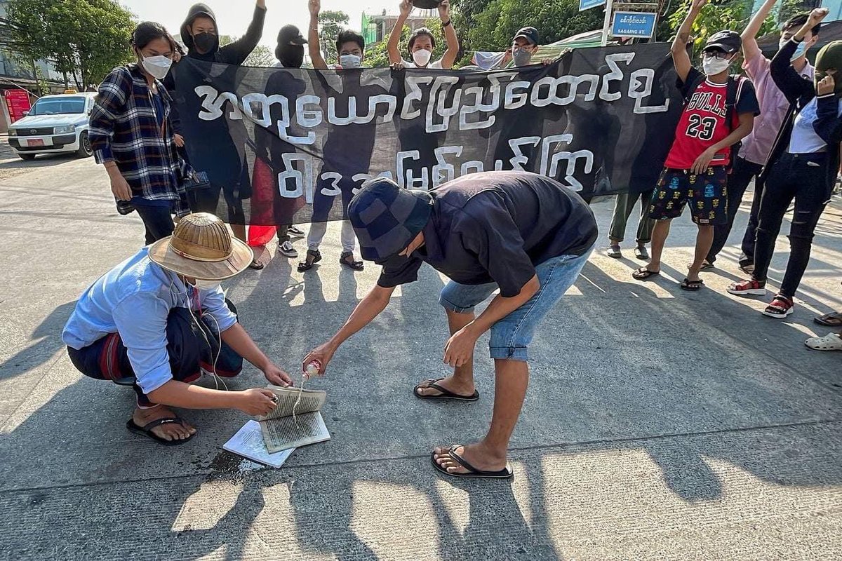 Yangon Based Universities Students Union marched on streets to overthrow the Military Dictatorship despite the strict securities of military council.

#Telenor_EndWithCriminalJunta
#Telenor_StopTheSale
#2022Feb11Coup
#WhatsHappeningInMyanmar