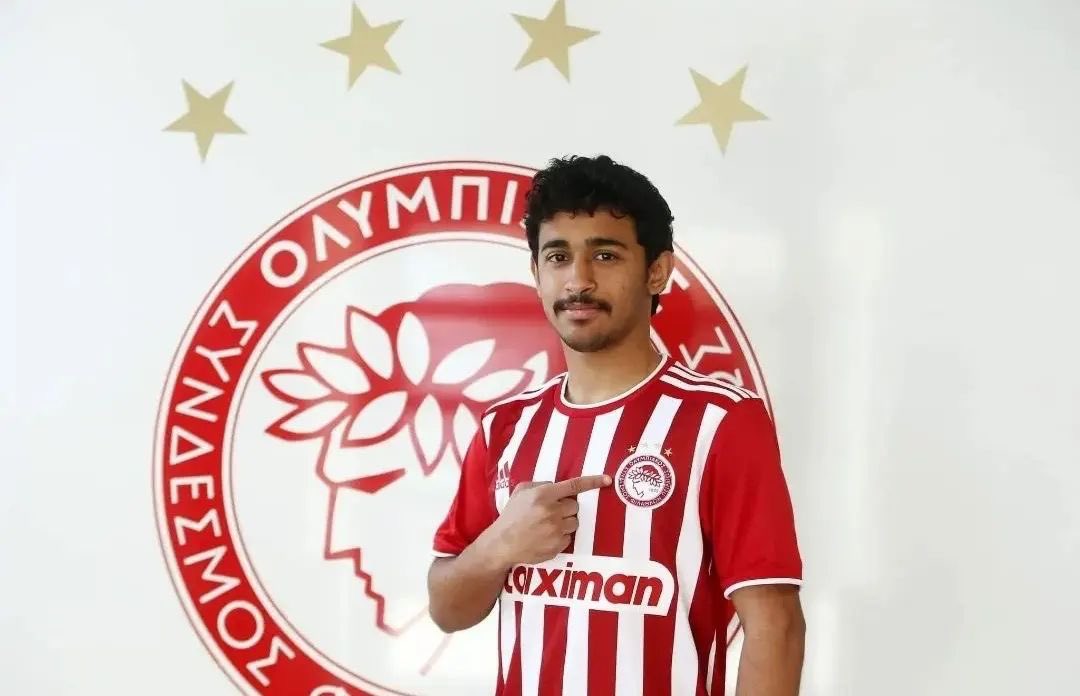 الحمد لله .. مرحلة جديدة في حياتي مع نادي أولمبياكوس olympiacosfc@ شكراً لوزارة الرياضة <a href="/gsaksa/">gsa</a> ولبرنامج الابتعاث السعودي لمواهب كرة القدم <a href="/SSDFT_AR/">برنامج الابتعاث السعودي لتطوير مواهب كرة القدم</a> ولنادي أبها وقبل كل شيء شكراً لله ثم لأسرتي ولكل من دعمني حتى تحقق حلمي بالاحتراف في أوروبا وهذه البداية والقادم أجمل بإذن الله .
