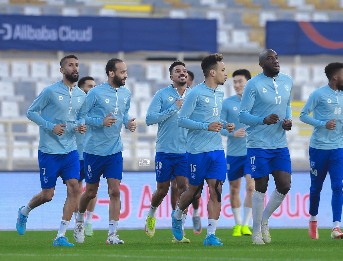 ali_aldhahri's tweet photo. تغطية مصورة من تمرين الهلال قبل لقاء الاهلي المصري 📸💙

#الهلال 

https://t.co/QRKPqdWM0N https://t.co/nuEepaO5VR