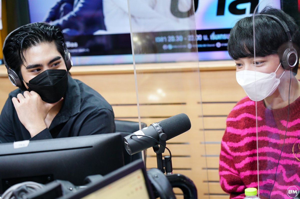 EFM_STATION's tweet photo. EFM Fandom Live วันนี้ขอบคุณ 'ดุล-บาส' และชาวด้อม 'ลูกหินของดุลบาส' ทุกคน สำหรับการร่วมสนุกในรายการ บอกเลยว่าฟินไม่แพ้ในซีรีส์ ใครพลาดอยากให้ไปลองติดตามความน่ารักของคู่นี้ได้ใน YouTube AtimeOnline
#DUNBASxFandomLive 
EFM DUNBASLive #ดุลบาส #DunBas #dunromch #บาสเด็กอ้วนที่แท้จริง https://t.co/QYMg8CGzZS