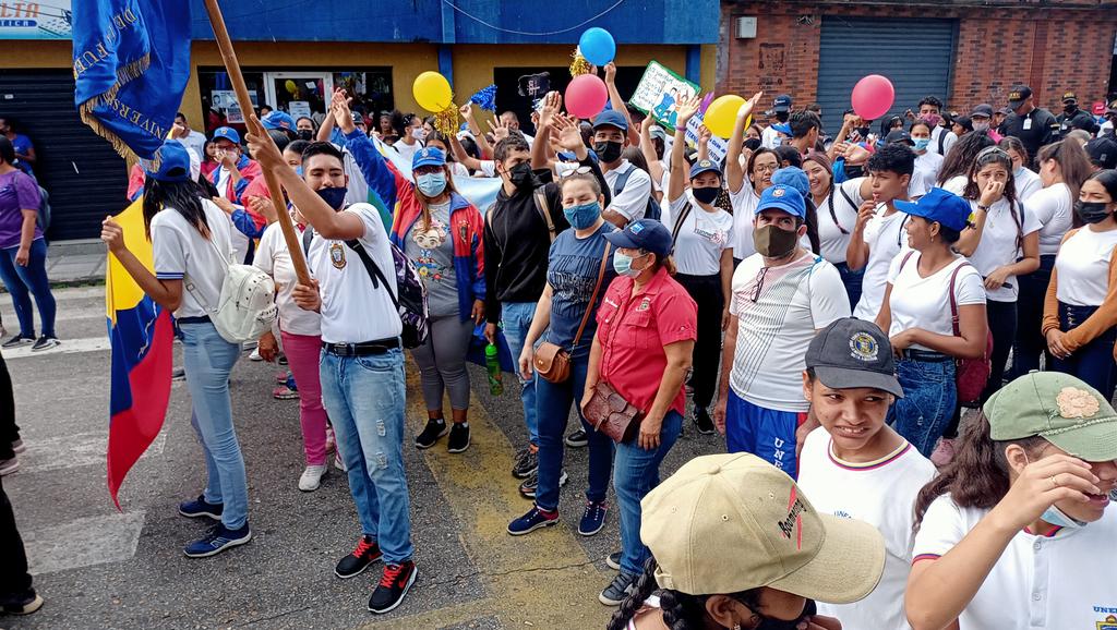 deltaunefa's tweet photo. UNEFA con el Consejo Estadal de Gestión Universitaria realizan Extraordinaria Caminata Universitaria conmemorando el 12 de Febrero día de la Juventud y Batalla de la Victoria 
#UnefaExcelenciaEducativa 
#unefa 
@Unefa_VEN @angiolillofp @lexalmeida3 @Marlonjuventud @GobLizeta https://t.co/QyH9DTioUc