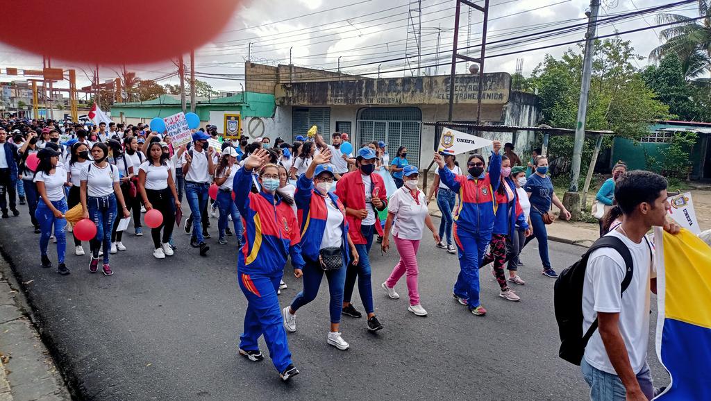 deltaunefa's tweet photo. UNEFA con el Consejo Estadal de Gestión Universitaria realizan Extraordinaria Caminata Universitaria conmemorando el 12 de Febrero día de la Juventud y Batalla de la Victoria 
#UnefaExcelenciaEducativa 
#unefa 
@Unefa_VEN @angiolillofp @lexalmeida3 @Marlonjuventud @GobLizeta https://t.co/QyH9DTioUc