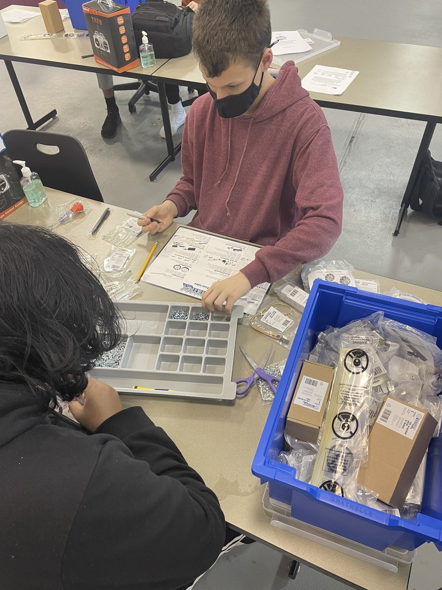 MCVSD_AME's tweet photo. Unpacking our Tetris kits for the SkillsUSA Robotic Urban Search and Rescue Competition. #TETRIXswag @TETRIXrobotics https://t.co/u0o6HpbmK2