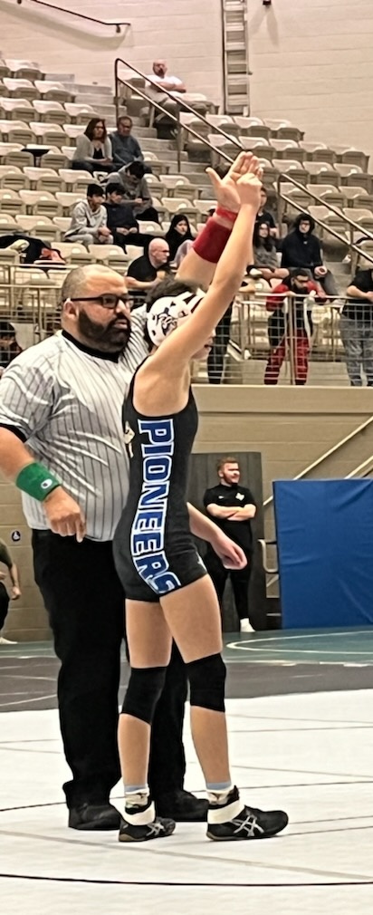 Bos_Wrestling's tweet image. Alana Lee is headed to the State Wrestling Championships for the 2nd year in a row.
She will wrestle for the Regional title Friday afternoon.
#pintowin #medalhunt #goldenpin
@emsisdathletics 
@boswellhs