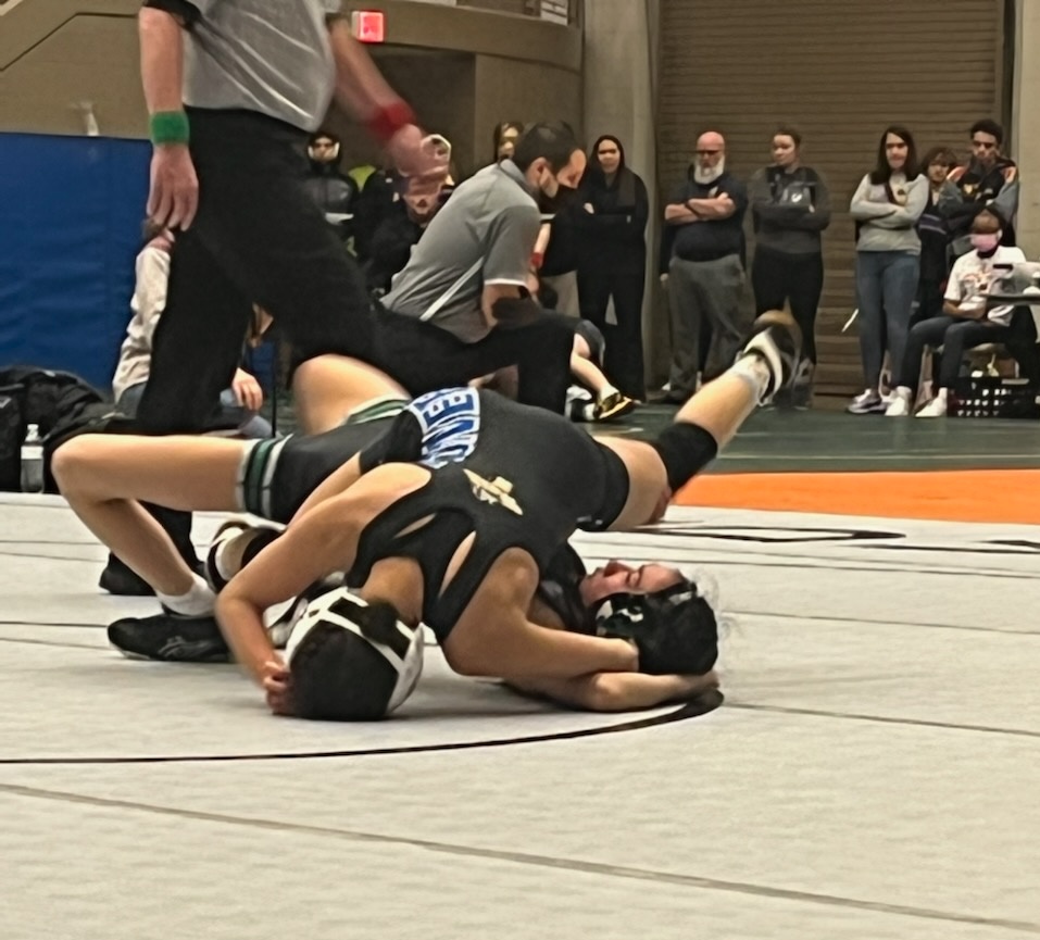 Bos_Wrestling's tweet image. Alana Lee is headed to the State Wrestling Championships for the 2nd year in a row.
She will wrestle for the Regional title Friday afternoon.
#pintowin #medalhunt #goldenpin
@emsisdathletics 
@boswellhs