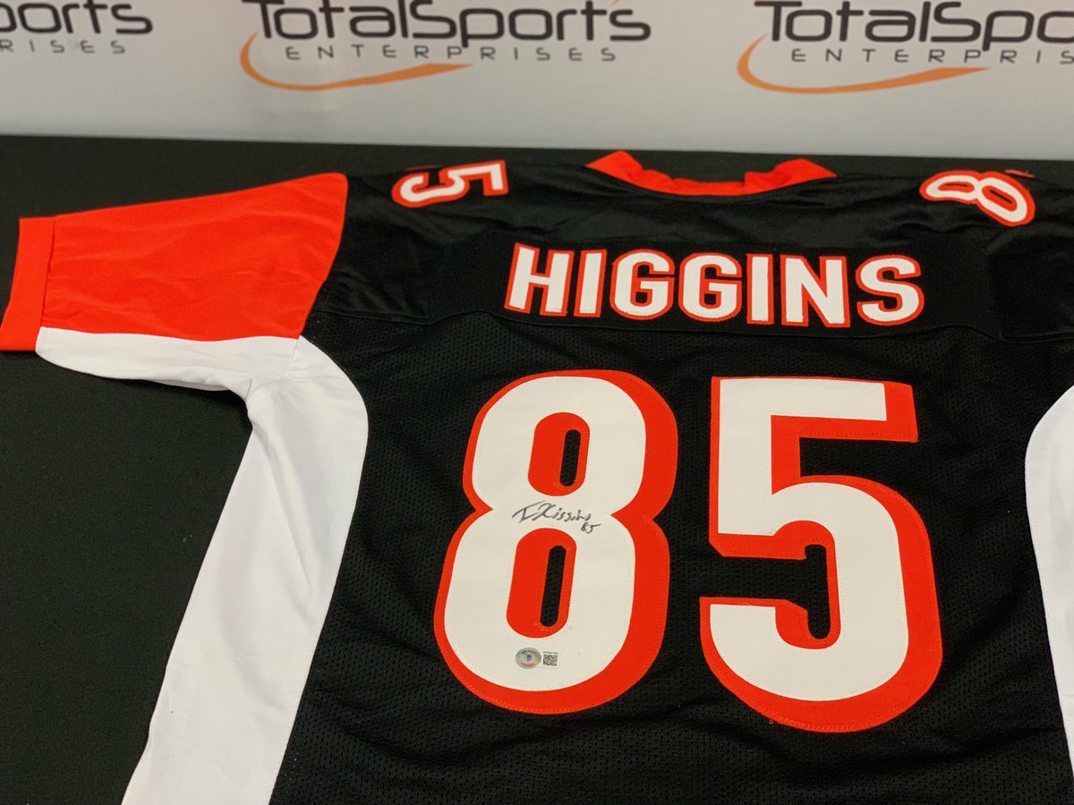 If @teehiggins5 scores a touchdown AND the Bengals win tomorrow, we'll give a Tee Higgins autographed jersey to someone who retweets this tweet AND follows us!