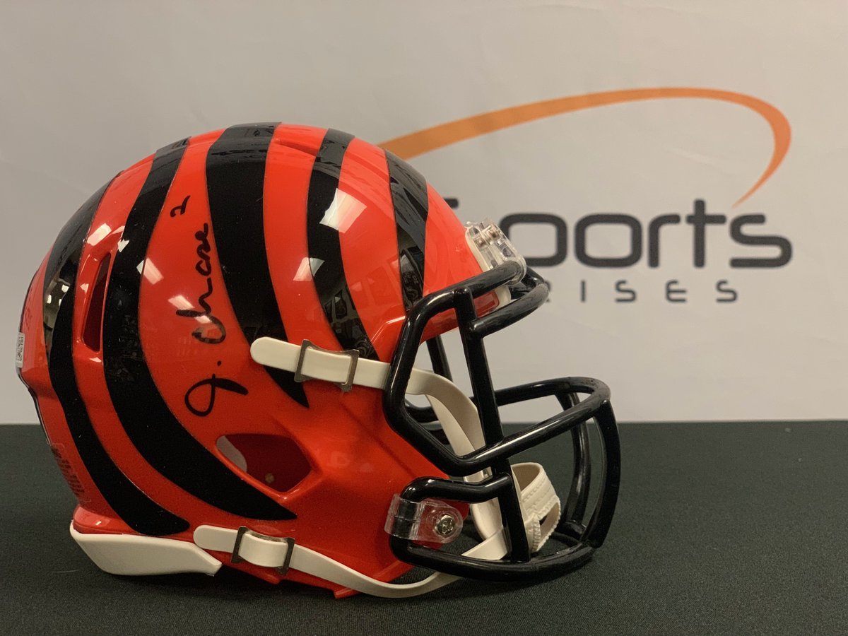 If <a href="/Real10jayy__/">Ja’MarrChase</a> scores a touchdown AND the Bengals win tomorrow, we'll give a Ja'Marr Chase autographed speed mini helmet to someone who retweets this tweet AND follows us!