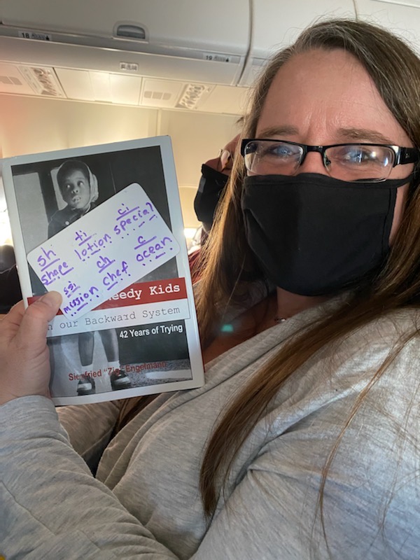 EBLIreads's tweet image. Nora met Kerri on the plane home from the Plain Talk conference this morning. Kerri told Nora, &quot;I&apos;m not that good of a reader and am a horrible speller.&quot; Perfect segue for some plane EBLI! #TeachingTheWorldToRead
