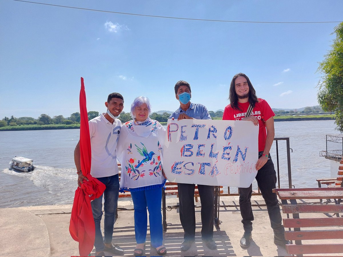 GloriaFlorezSI's tweet photo. List@s para recibir a Gustavo Petro en el Banco Magdalena. #PetroEnElRíoMagdalena #PetroPresidente2022 https://t.co/OeoO85V2YD
