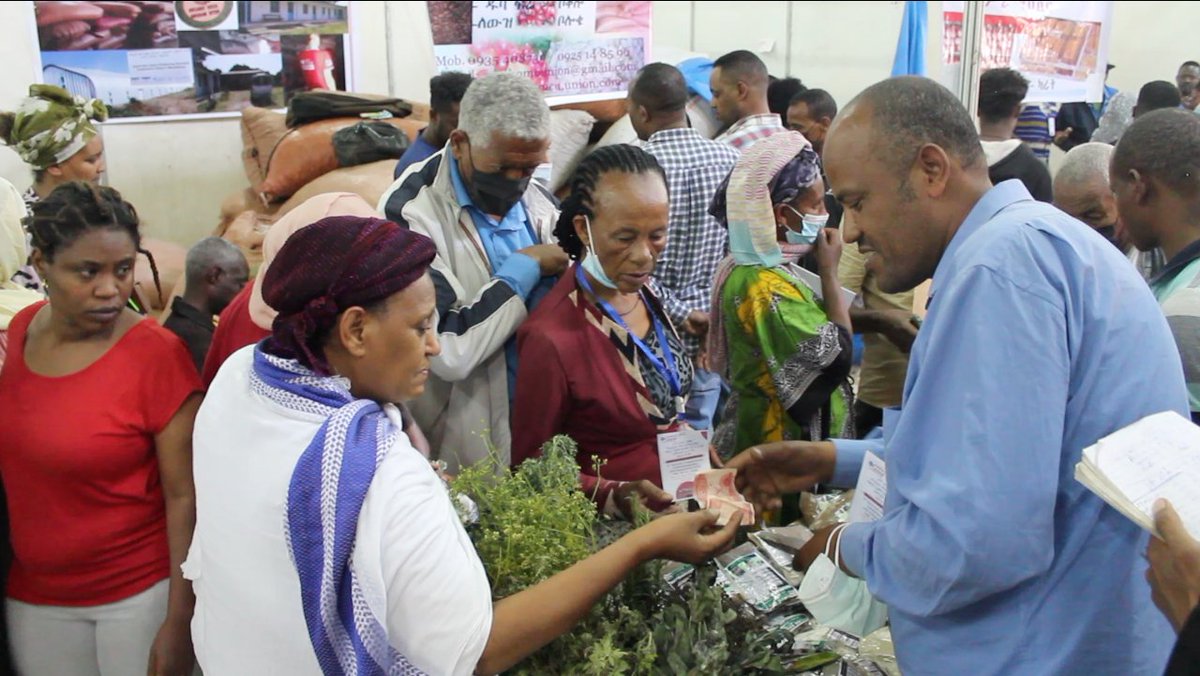 Partners exhibiting their #innovation for #resilience at the national cooperatives exhibition in Addis Ababa. Spiced #HayttaTukkiyaa #Wolayta #Ethiopia
facebook.com/Innovation.4.R…
@EthiopiaEU <a href="/iccotweet/">ICCO Part of Cordaid</a> <a href="/FandSEthiopia/">Fair & Sustainable Ethiopia</a>