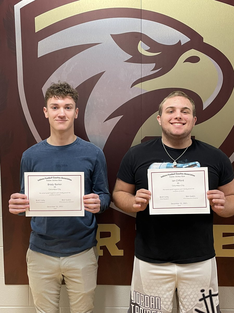 Congrats to our IFCA Academic All State Football Players! #EMAE