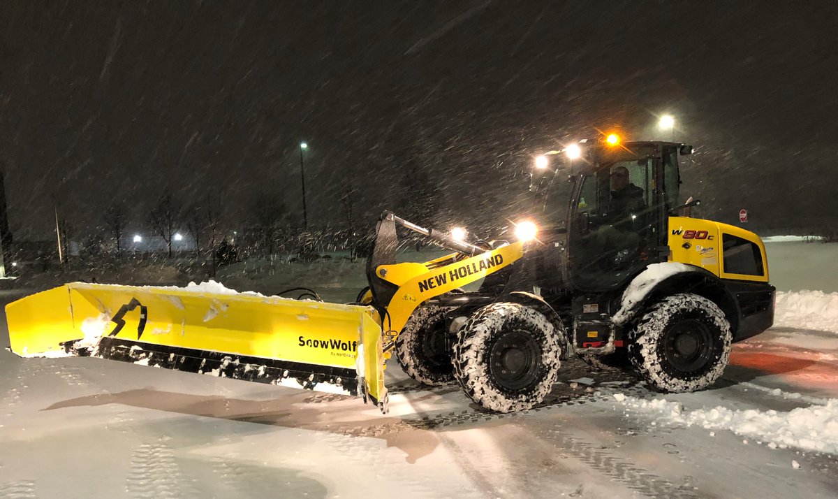 Making snow removal easier with the New Holland W80C wheel loader and SnowWolf QuattroPlow.  

New Holland Construction North America 
New Holland Agriculture 
SnowWolf 

📷Brad Beaulieu