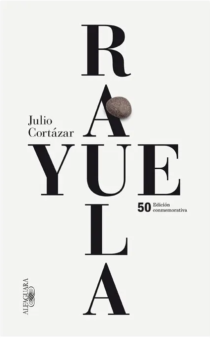 penguinlibros's tweet photo. #TalDíaComoHoy de 1963 fallecía Julio Cortázar, escritor, traductor e intelectual argentino (n. 1914)
Su novela «Rayuela» (@AlfaguaraES) conmocionó el panorama cultural de su tiempo y marcó un hito insoslayable dentro de la narrativa contemporánea. 
RT si las leído📷(c)Sara Facio https://t.co/gw9YIr8y4e