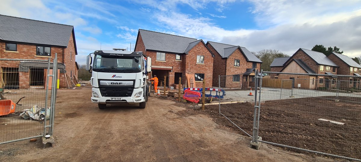 Flo-Screed tweet media