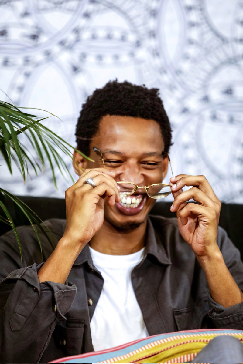 TwoPsInaPod2's tweet photo. Can you guess what it is @simomchvnu was laughing at here? We'll give you a hint, it has to do with what @SoulSartorial was sharing
#TwoPsInAPod #ThePisForPerspective https://t.co/vIfnibLUVn