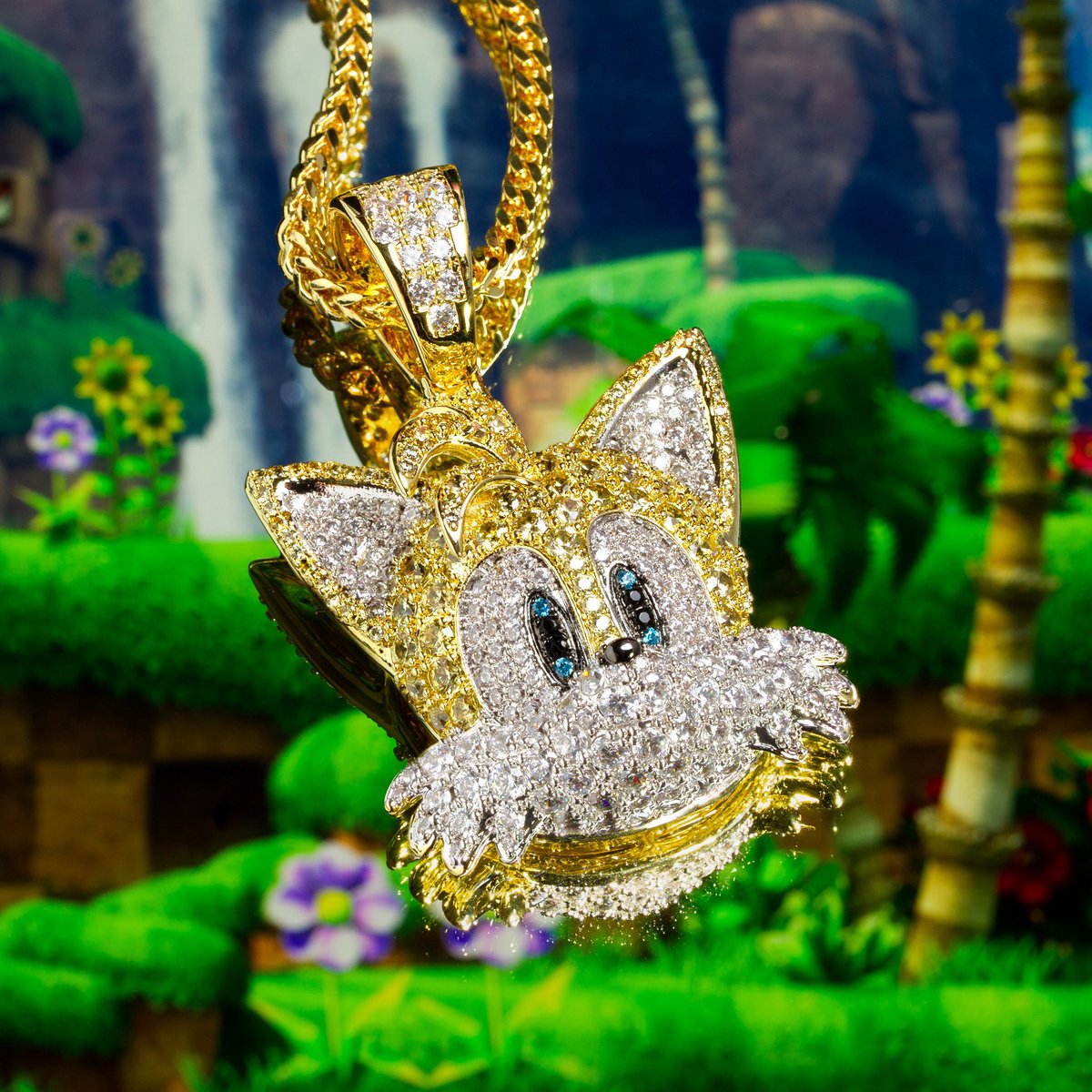 officialKingIce's tweet photo. Don’t miss the halftime show! If the coin lands on tails 🪙, we’ll give away a #SonicTheHedgehog Tails chain to five people who retweet this! #kingice #SonicMovie2Sweepstakes #jewelry https://t.co/VTFZ2WMrgh