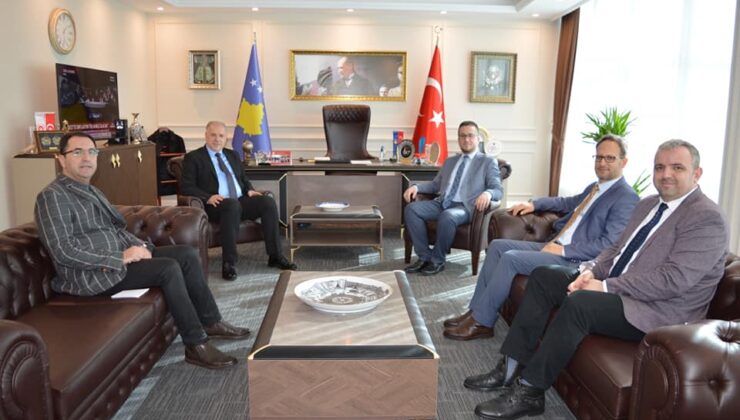 baimizleme's tweet photo. #Kosova Demokratik Türk Partisi #KDTP Genel Başkanı ve Bölgesel Kalkınma Bakanı Fikrim Damka, #Prizren İslam Birliği Başkanı Müftü Besim Berisha’yı parti merkezinde kabul etti.
Kaynak: #KosovaPort https://t.co/Yc03m5N6s8