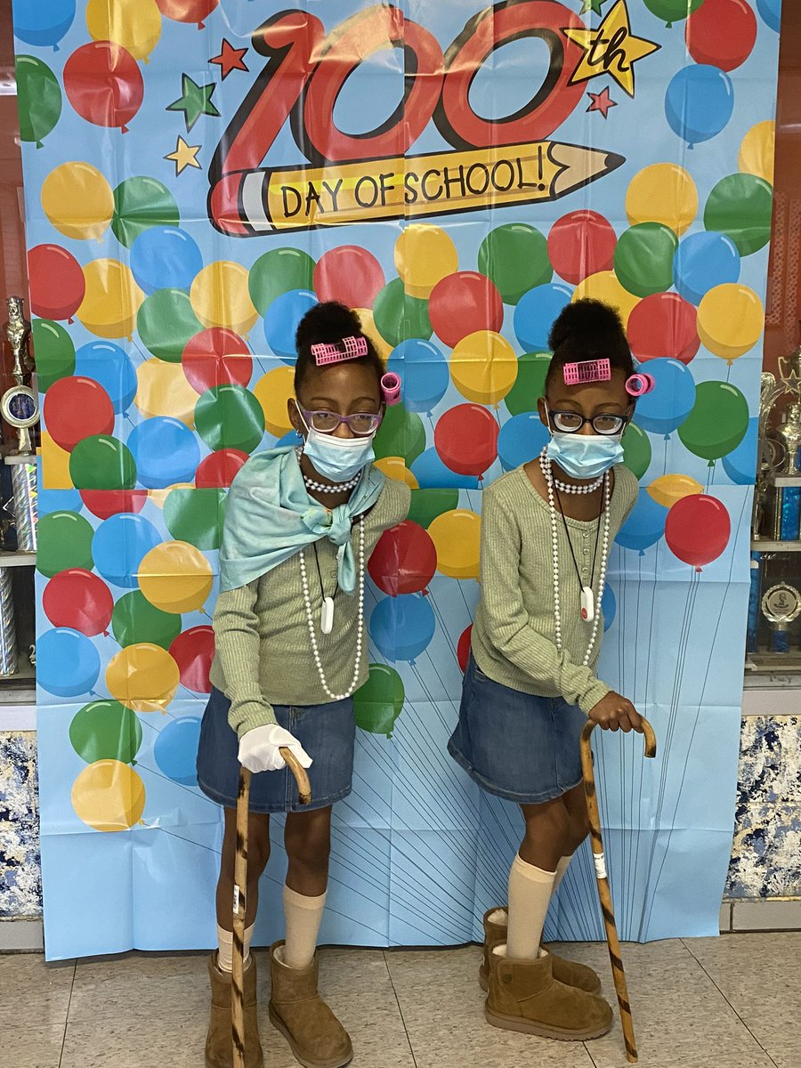 Happy 100th Day of School from the 2nd and 3rd graders!! #therisecontinues <a href="/Detroitk12/">DPSCommunityDistrict</a> <a href="/WendySh00192574/">Wendy Shirley</a>