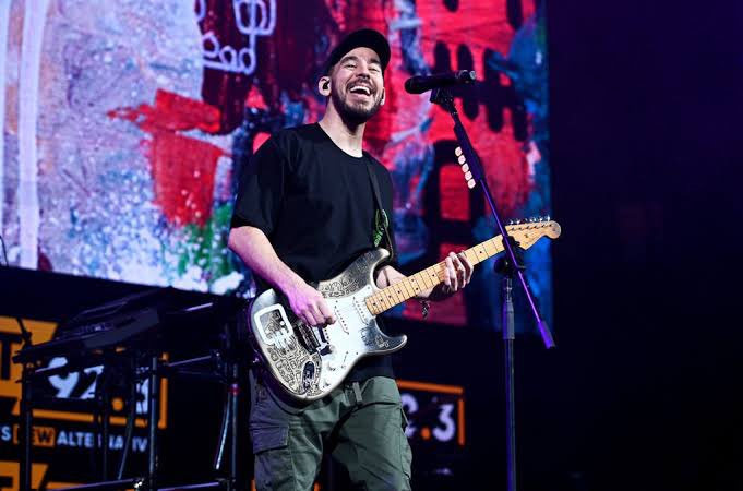 Happy birthday Mike Shinoda  