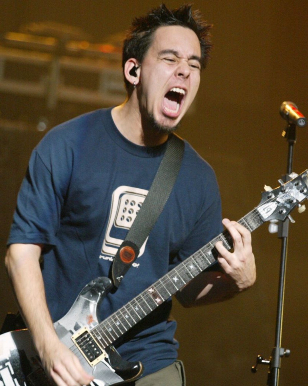 Happy birthday to Mike Shinoda. One of the founding members and biggest creative contributors of Linkin Park! 