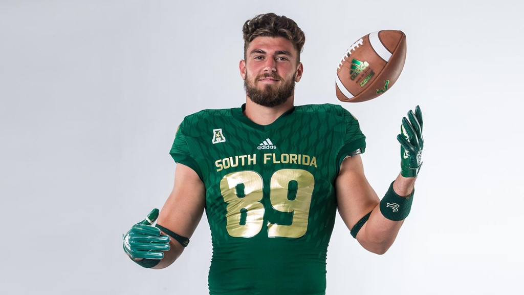 USFalumniAssn's tweet photo. Who to watch during #SuperBowlLV1 on Sunday? @Bengals tight end and @USFFootball alum Mitchell Wilcox, '20! #GoMitchell #GoBulls #ChampaBay https://t.co/Bn77pwlVFK