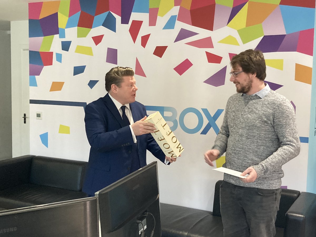 wirebox's tweet photo. Dean Russell, the Watford MP visited Wirebox HQ to celebrate Apprenticeship Week.
Here is Dean making a presentation to one of our first apprentices Ryan, for his 4 year anniversary at Wirebox. Thanks @dean4watford https://t.co/LMKGI8zGqd