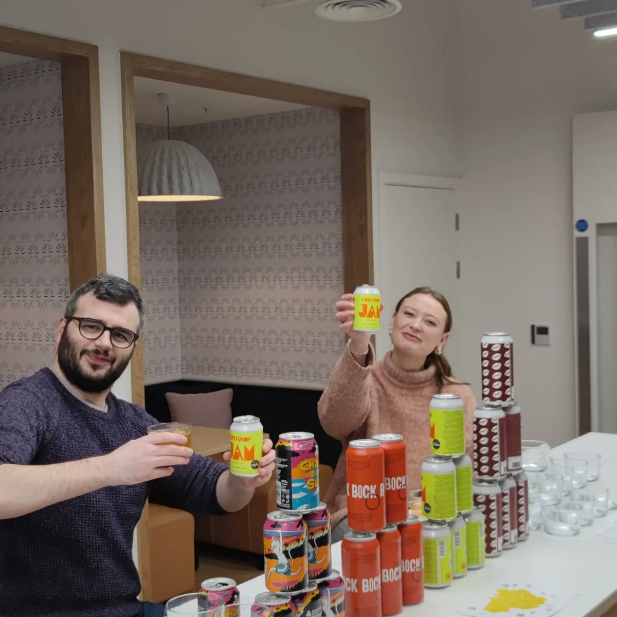 hip_flask's tweet photo. We had a great time hosting a couple of Manchester Craft Beer Tasting events with @IndustriousHQ - if you're looking for an office bonding session (or an excuse to have a beer on a Wednesday afternoon) then let us know 🍻🐝 https://t.co/eeBsO3vO7K