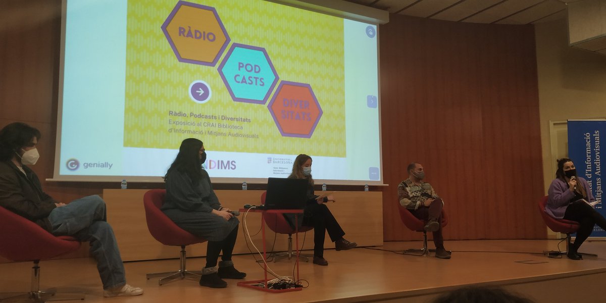 jjbotev's tweet photo. Élia Romaní i Lluís Anglés del CRAI UB expliquen la exposició de Ràdio i les possibilitats dels estudiants per #preservaciódigital els seus projectes de #podcast #AmbDiversitat #Gendims https://t.co/ufTFjGq07V
