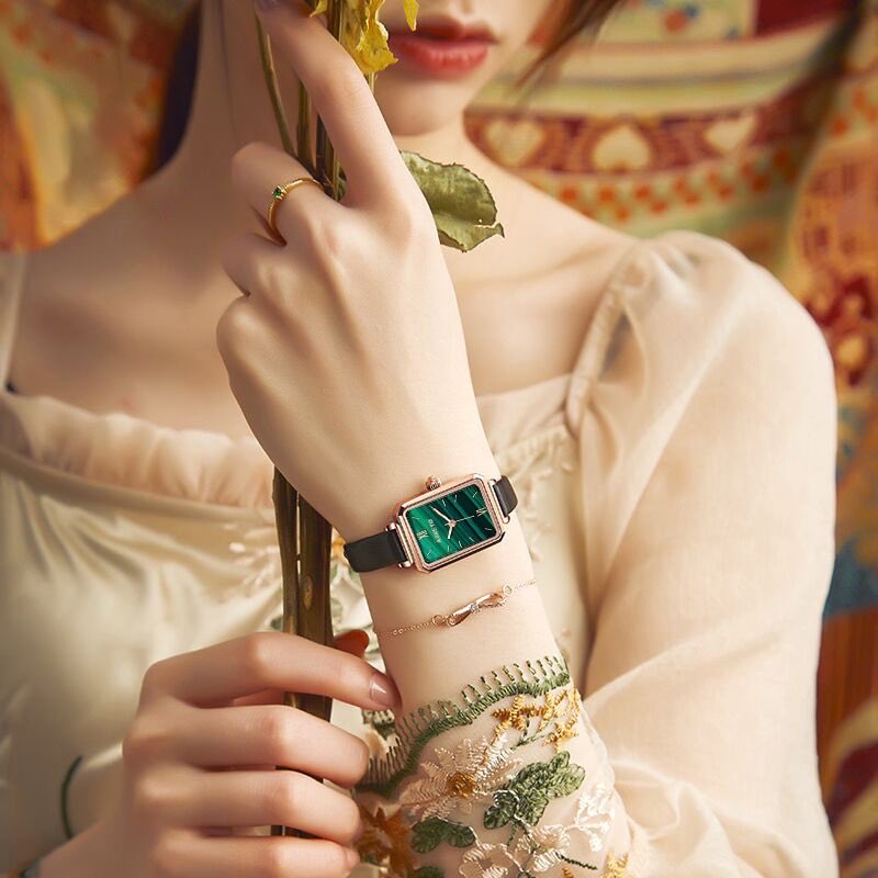 shopeeXhunter's tweet photo. ⌚️Jam Tangan Casual Wanita⌚️

Rekomendasi Jam Tangan Bikin Kamu Terlihat Elegan Setiap Saat

A Thread⤵️ https://t.co/Sp0G6tbIQq