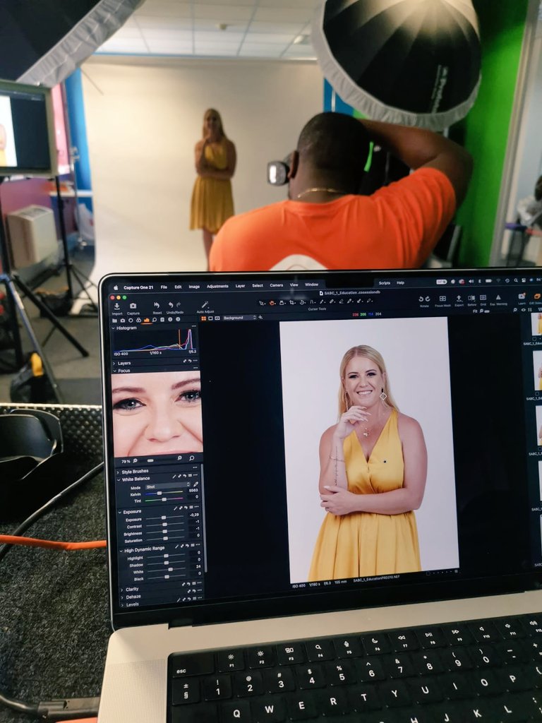 MadeleinHendri1's tweet photo. Humbled and grateful to work with #AustinMalema on the set of SABC photoshoot today. 

Meeting the most incredible people on this journey and loving the energy and people in the entertainment industry! 

#blessed #humble #grateful #sabc1 #creatinghope #unemployment #careeradvice https://t.co/lJRz5ILUcL