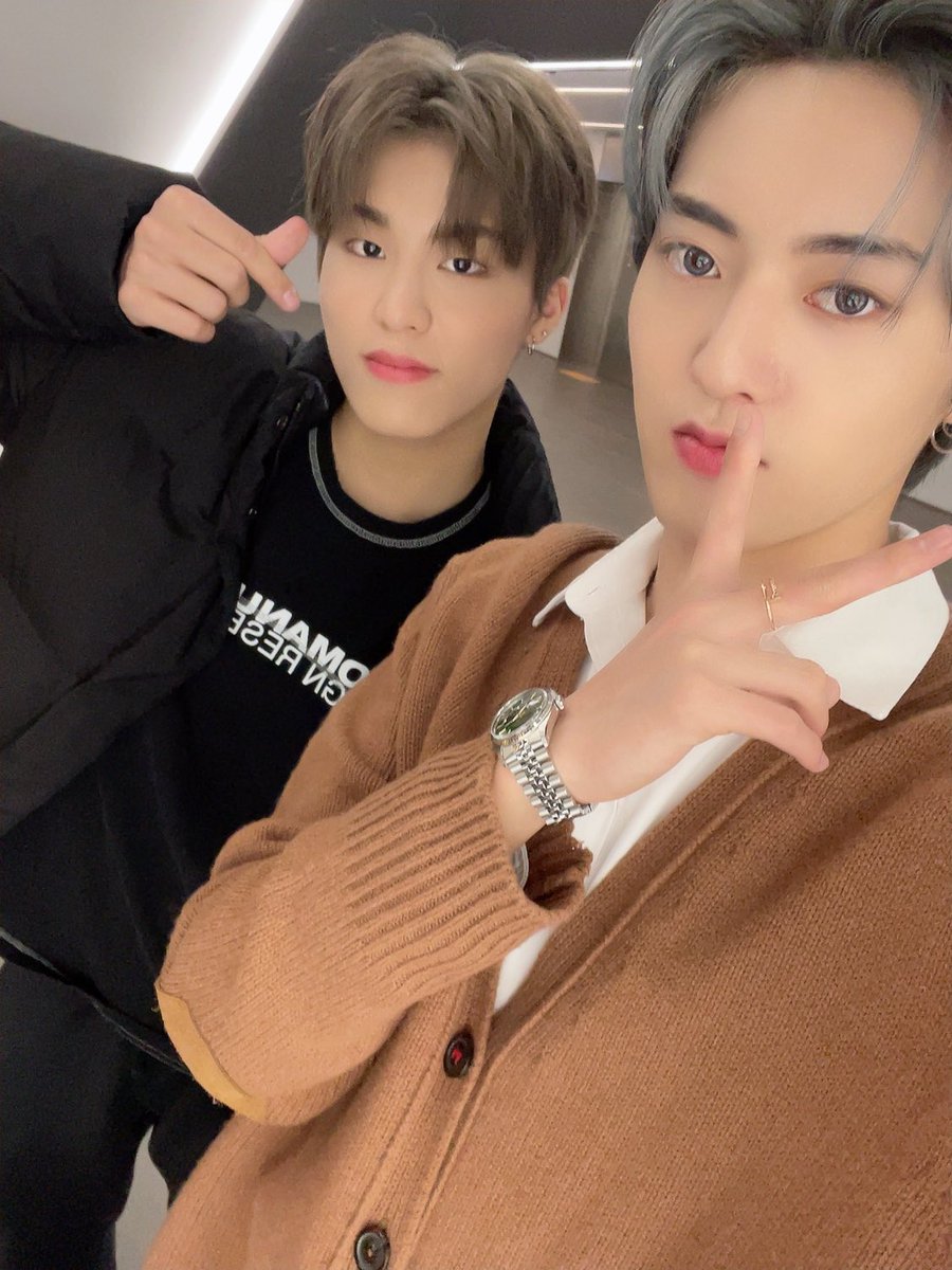 woaharuto's tweet photo. GIVEAWAY KARENA KENAPA ENGGA HJW UPDATE SHSJND

50k buat 1 orang rt+rep apa aja terserah gue pusingg https://t.co/MP8WzpmL2p