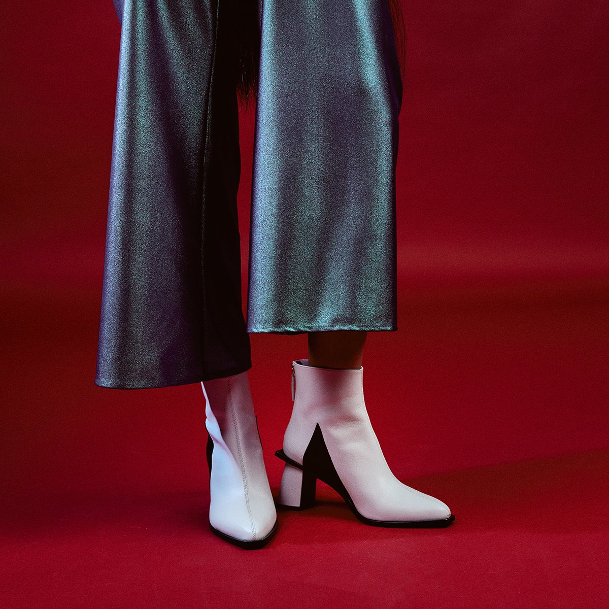 Stepping into the weekend with ADELAIDE in tow... 

Shop our UF boots, only at
unrealfields.com