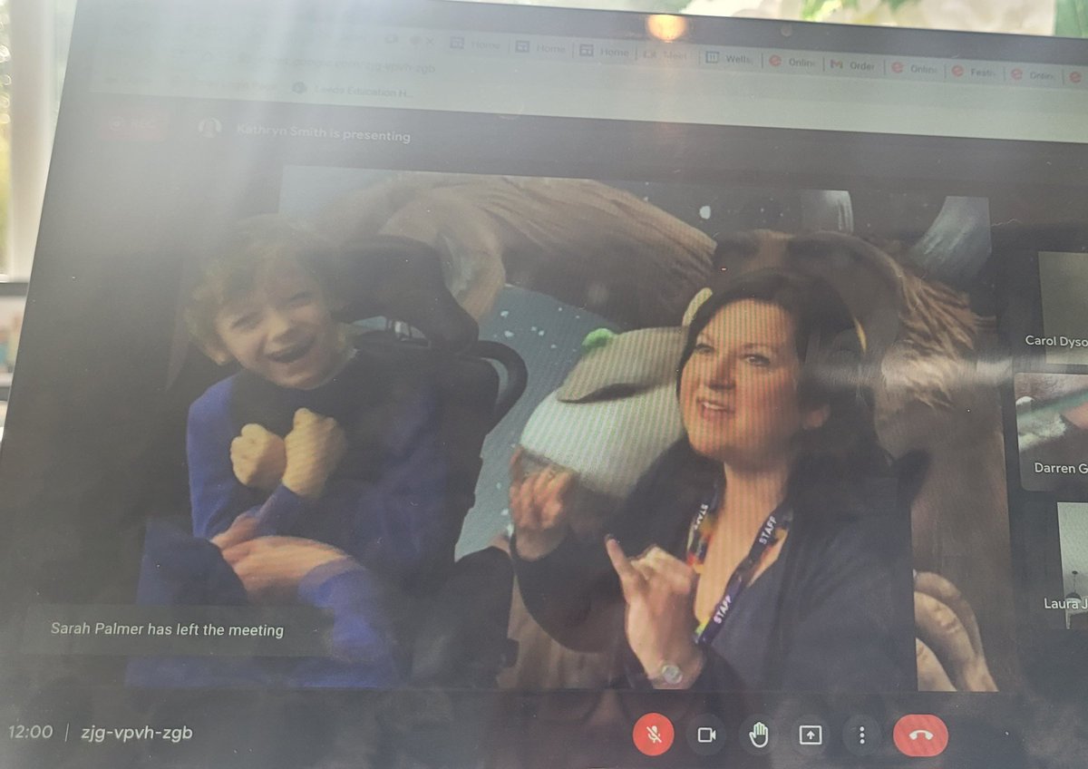 PennyField2021's tweet photo. Our Communication and Interaction Leader @RachelH82471802 leading a brilliant session focusing on Makaton, Intensive Interaction and Sensory Awareness ππ #WATFEST2022 #CommunicationAndInteraction #Makaton #IntensiveInteraction #SensoryAwareness #SEND #PMLD https://t.co/4kNpdWl2zq