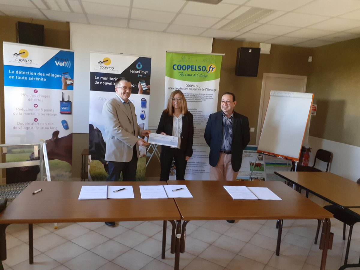 MpnMsa's tweet photo. @MpnMsa, #SST, Coopelso  (Soual 81)
👉Signature du 63ème contrat de prévention 
Des actions visant à 
▶️prévenir les #TMS et le risque routier, 
▶️améliorer les conditions de travail sur les exploitations en lien avec l'insémination. https://t.co/j8amKNFadD