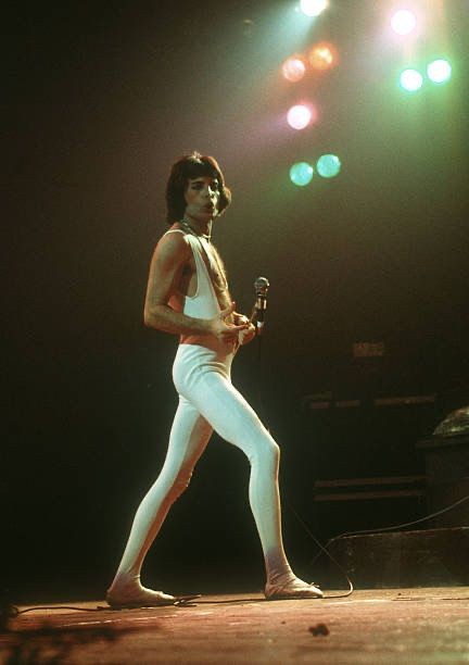 Farrokh_Mercury's tweet image. #WeekendMove 🕺
#FreddieMercury
