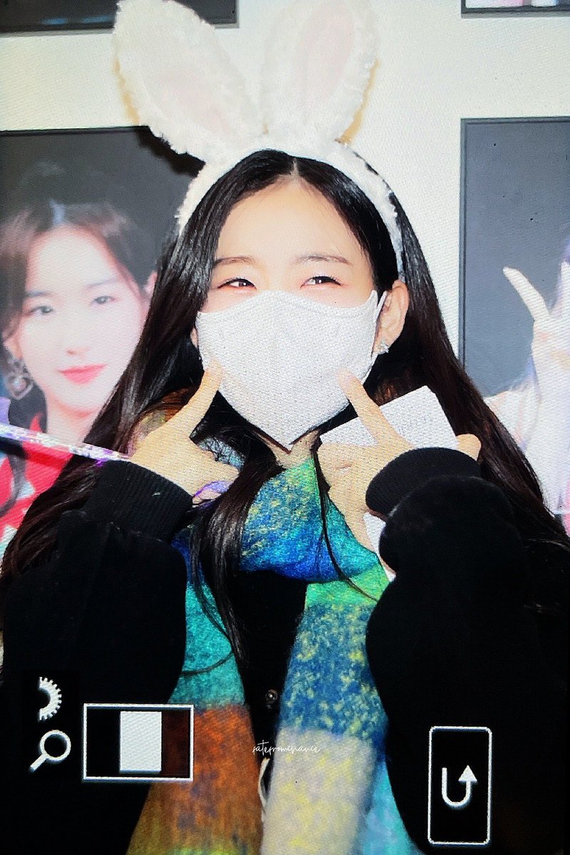 ffc_211's tweet photo. 220211 🐰🐰
#우연 #wooyeon #우아 #wooah https://t.co/EUNbrikykI