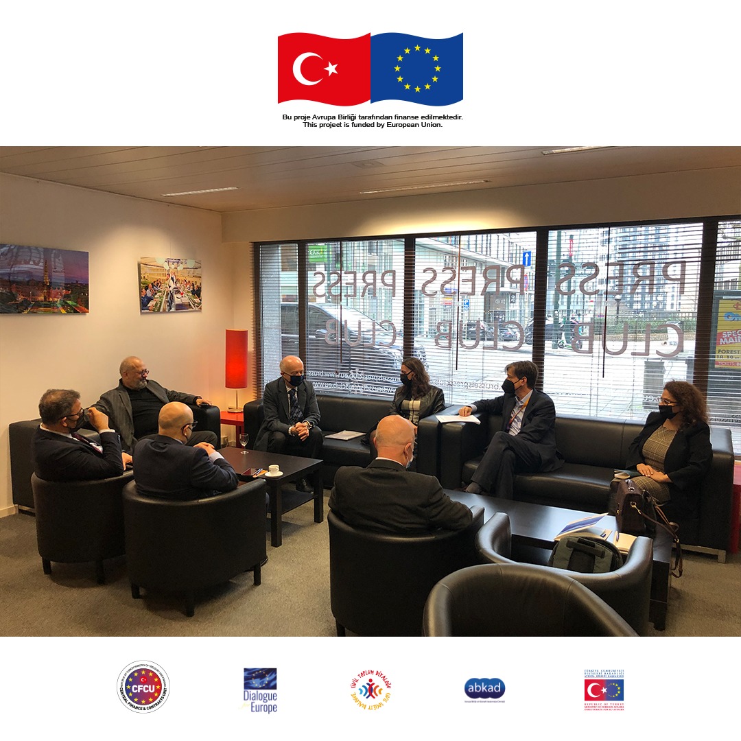 Sivil Toplum Diyaloğu (VI) çerçevesinde sürdürülen "Göç ve Güvenlik Alanında AB ve Türkiye Arasındaki Diyaloğun Güçlendirilmesi” Projesi kapsamında ABKAD delegeleri, AB’nin dış politikalarını istişare etmek üzere bir toplantı gerçekleştirdiler.