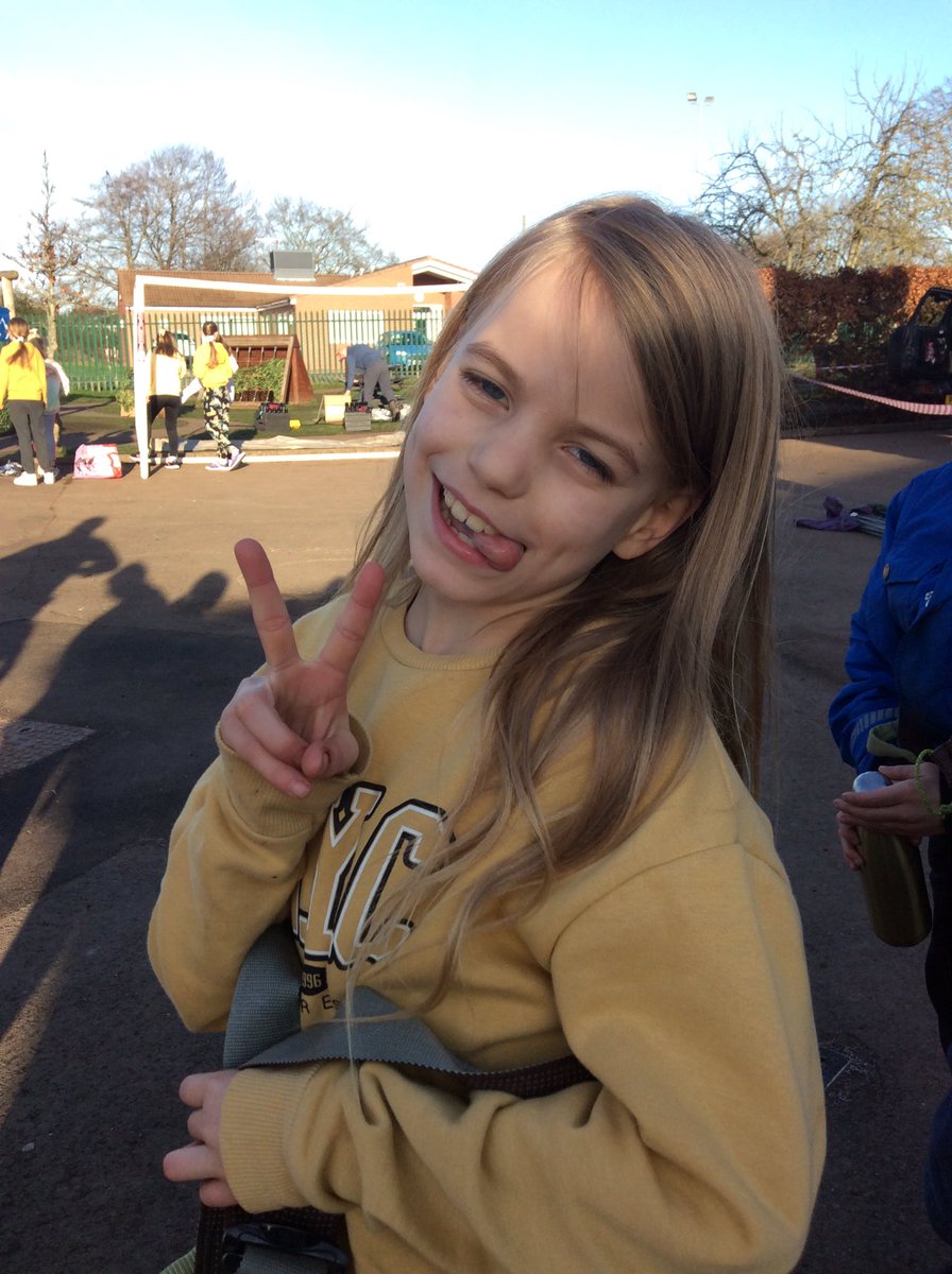 MapleClass_RE's tweet image. Mental Health Day is going down a storm! Climbing and Laser Tag 🧗🏿‍♀️🧗‍♂️