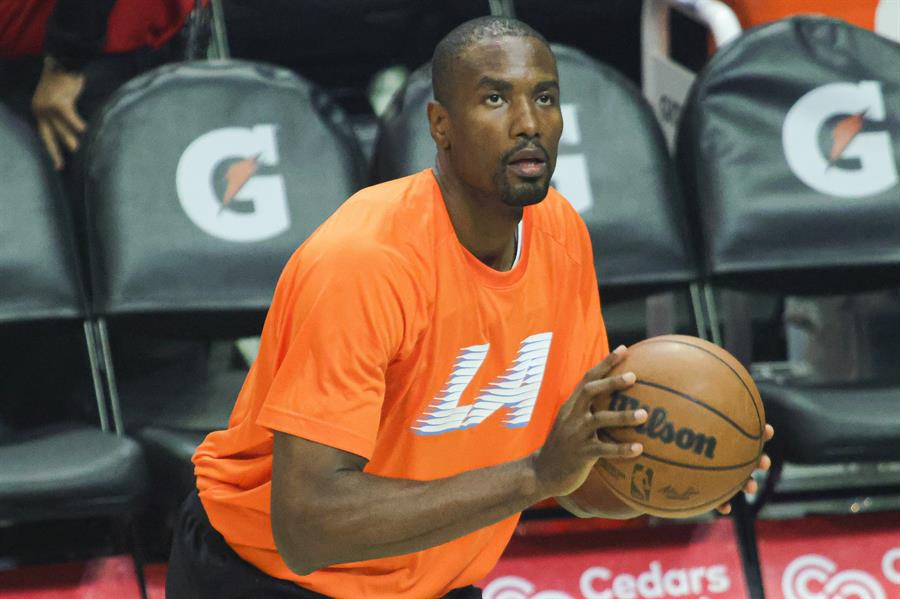 SoyNuevaPrensa's tweet image. #Antetokounmpo #Elogia a #Ibaka: “Prefiero tenerlo a mi lado que jugar contra él” - is.gd/jE9H4g

#SoyNuevaPrensa #Nba #Baloncesto #Deportes