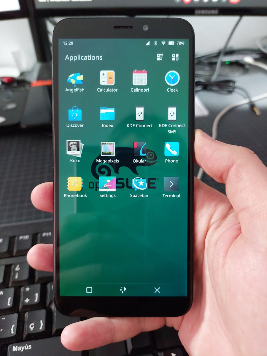 hadrianweb's tweet photo. This is what you need for your @thepine64 #Pinephone if you like @kdecommunity and Plasma Mobile, it much more smoother than previous releases and so good looking probably also influenced by @openSUSE's chameleon https://t.co/C6RJ67SbOV