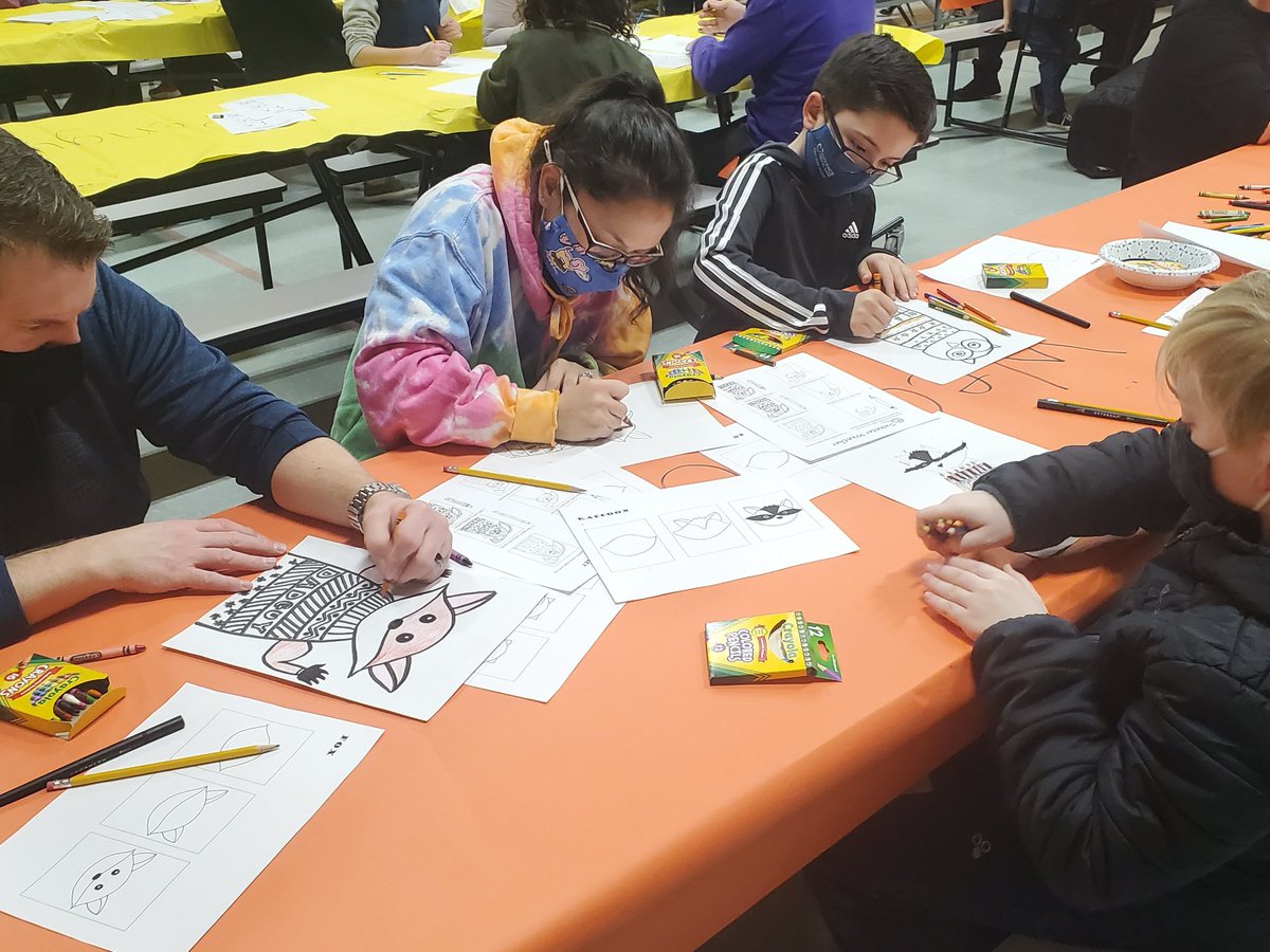 Willard_School's tweet photo. Family Fun Night was a huge success and many beautiful works of art were created. Thank you to our PTO for organizing this event and providing a fun opportunity to bring our families together. We appreciate you!
#WillardPride #AmazingPTO https://t.co/HaqchCmcqB