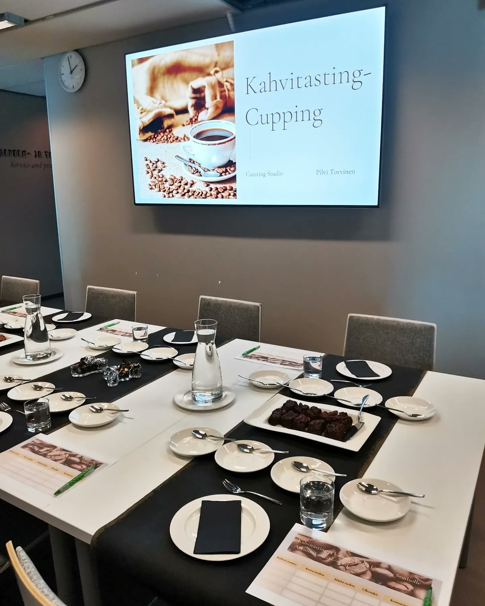 Yesterday there was coffee tasting, cupping in the catering studio. The purpose was that the jury was going to choose from four different Mokkamestari's coffees, which will be launched as a title coffee for the catering studio. The jury was very unanimous about the winning coffee