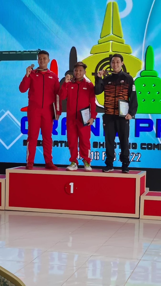 Pelapis's tweet photo. *ISSF GRAND PRIX RIFLE/PISTOL JAKARTA INDONESIA 2022*(9-17 Februari 2022)

10METER AIR PISTOL MEN MEDAL MATCH/FINAL (11 Feb 2022)

Muhammad Iqbal Raia (INA)
Final - Emas
Wira Sukmana (INA)
Final - Perak
Johnathan Wong (MAS)
*Final - Gangsa*
Lim Swee Hon (SGP)
Final - Rank 4 https://t.co/ddpPNf86VH