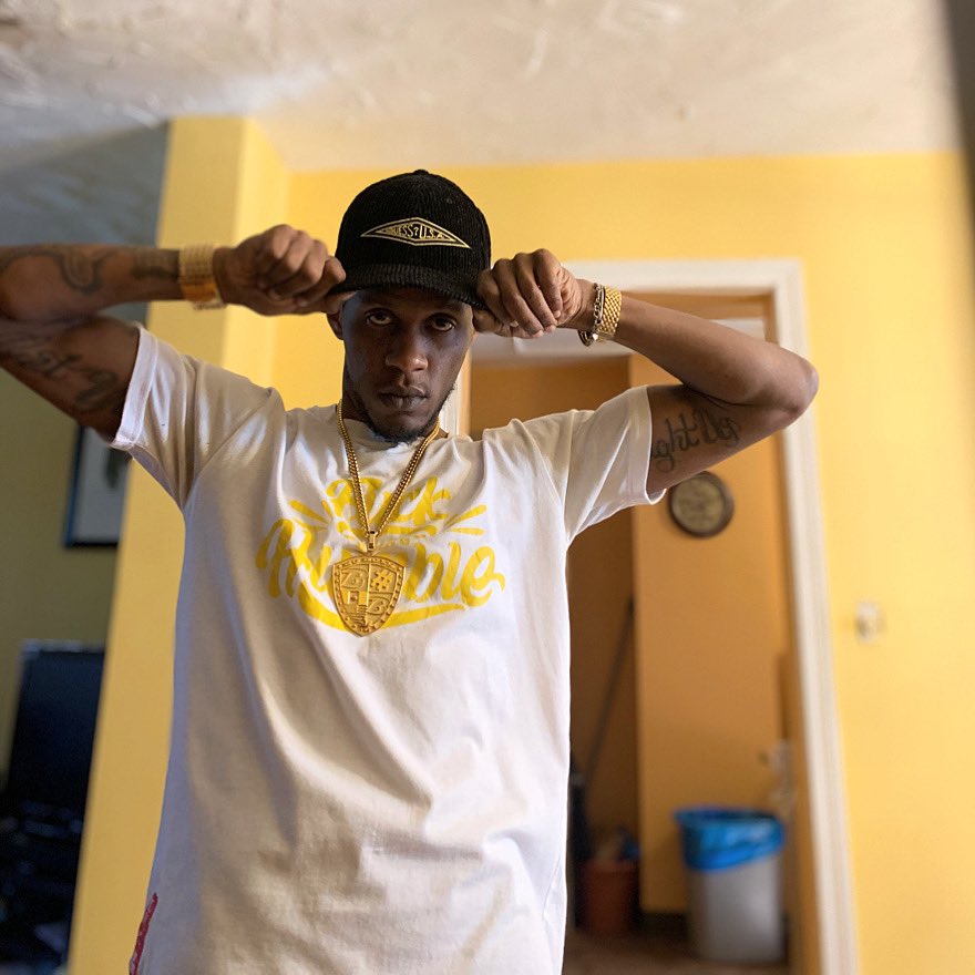 BoBoyLB's tweet photo. Gotta tighten up young brotha n be wise! Don’t let dese Devils in disguise be ya demise! 😇 #BoboyLb™️ #SuperThuggin🏴‍☠️ #UltimateWarrior🥷🏾 #LinkInBio https://t.co/WCiXhOMINp