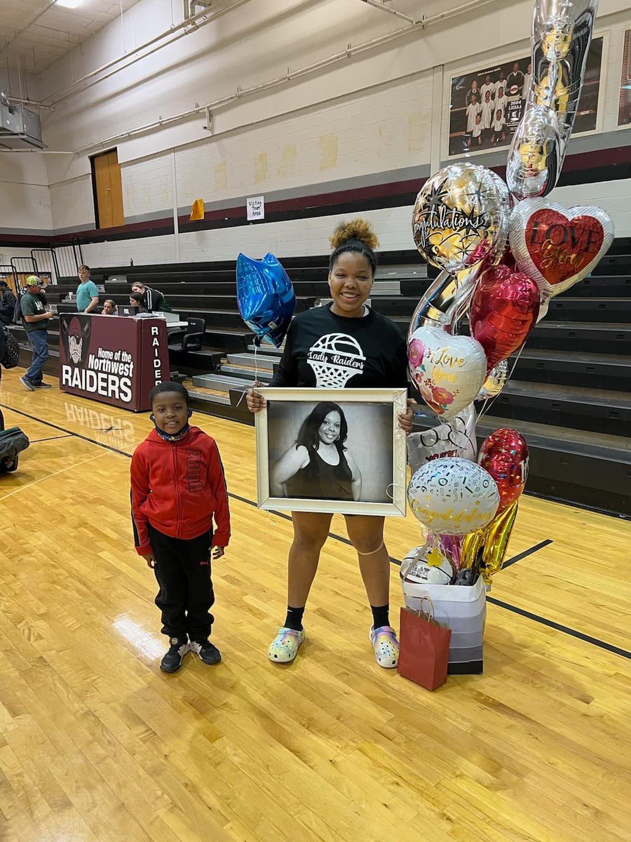 Senior Night ‼️

- <a href="/makalynsavoy/">special_k.a.y</a> 👏🏾👏🏾👏🏾