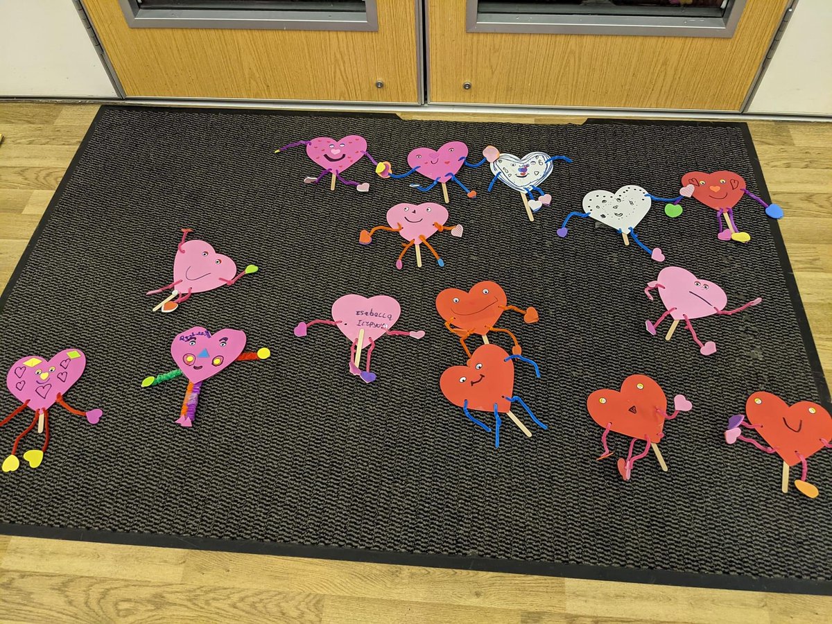 1stCressing's tweet photo. The Rainbows 🌈 have been doing some Valentine’s Day crafts! #GirlGuiding https://t.co/4x337UlcVi