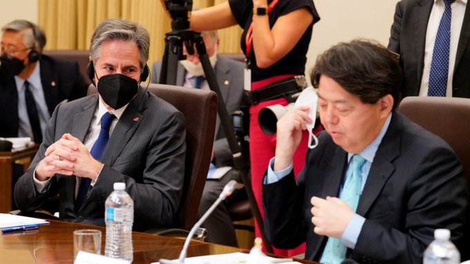 als de Japanners er zich mee bemoeien dan weet je hoe laat is
de Russen - je m'excuse pour mon français - maken geen schijn van kans
#Ukraine #Russia #vrtnws #terzaketv #deafspraak
dan heb ik nog niet eens over de Tsjechen gehad
er gaan eitjes gepeld worden zoveel is duidelijk nu