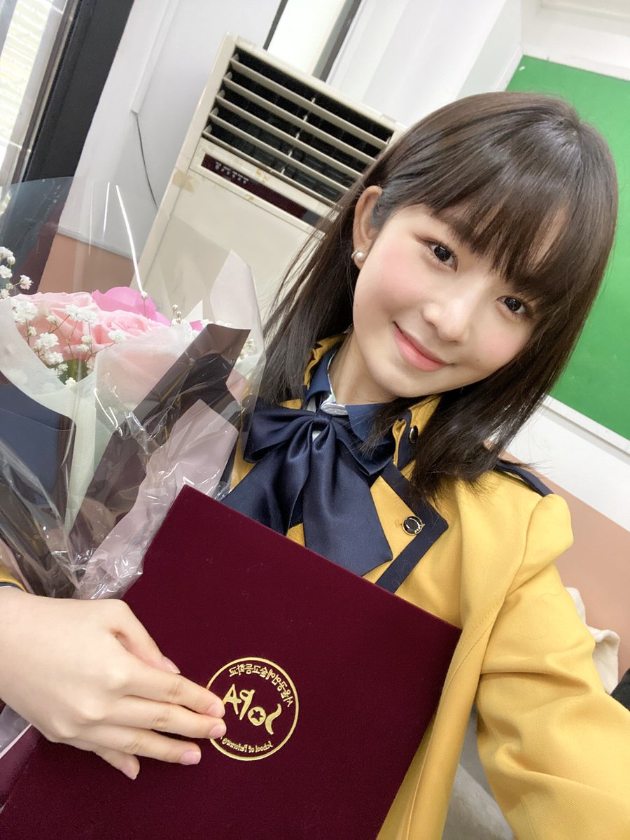 satt_yujin05's tweet photo. れいちゃん卒業おめでとう🎓💐
#IVE #ELEVEN #アイヴ #レイ
#HappyGraduationRei #REI #아이브 https://t.co/pTsxdxvRtm